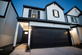 South Houston Splendor: Luxury 4 Bedroom House